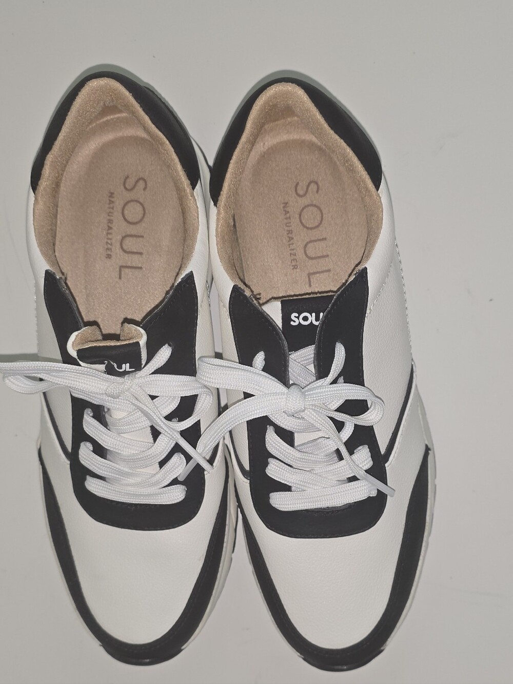 SOUL Naturalizer Men’s White and Black Casual Lace-Up Sneakers